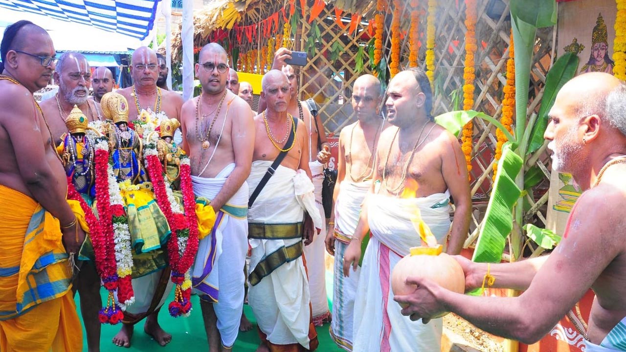 భద్రాద్రి దివ్యక్షేత్రంలో బ్రహ్మోత్సవాలు ప్రారంభం