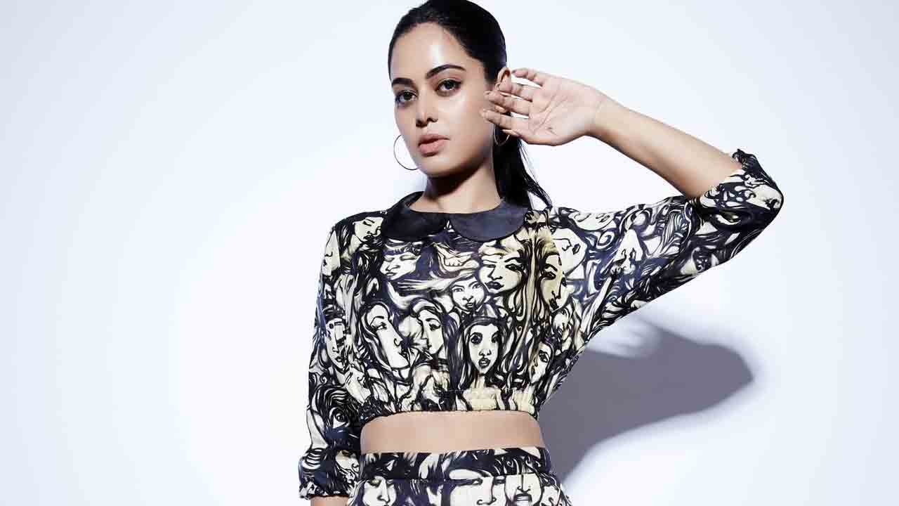 Bindu Madhavi | స్టైలిష్‌ ట్రెండీ లుక్‌లో బిందు మాధవి.. ఛాలెంజింగ్‌ పాత్రలకు రెడీ..!