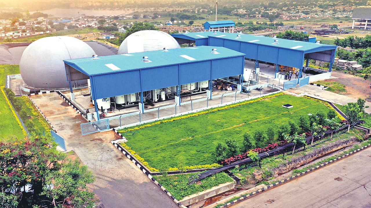 Hyderabad | చెత్త నుంచి బయోగ్యాస్‌ తయారీలో జీహెచ్‌ఎంసీ రికార్డు.. జవహర్‌నగర్‌ డంపింగ్‌ యార్డు నుంచి రోజూ 5 టన్నుల సీఎన్‌జీ ఉత్పత్తి