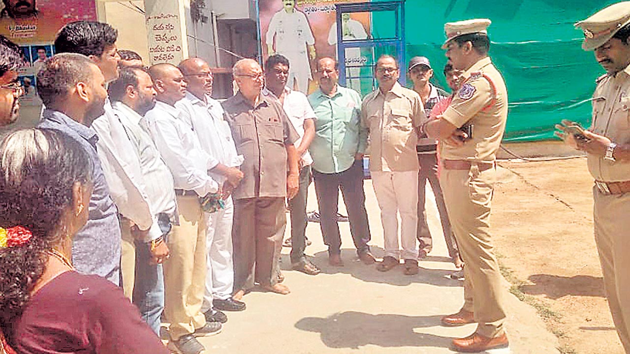 నేరాలకు సాక్షులుగా సీసీ కెమెరాలు