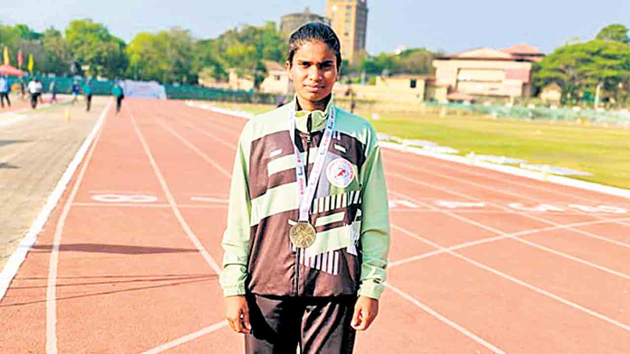 కీర్తనకు పసిడి పతకం