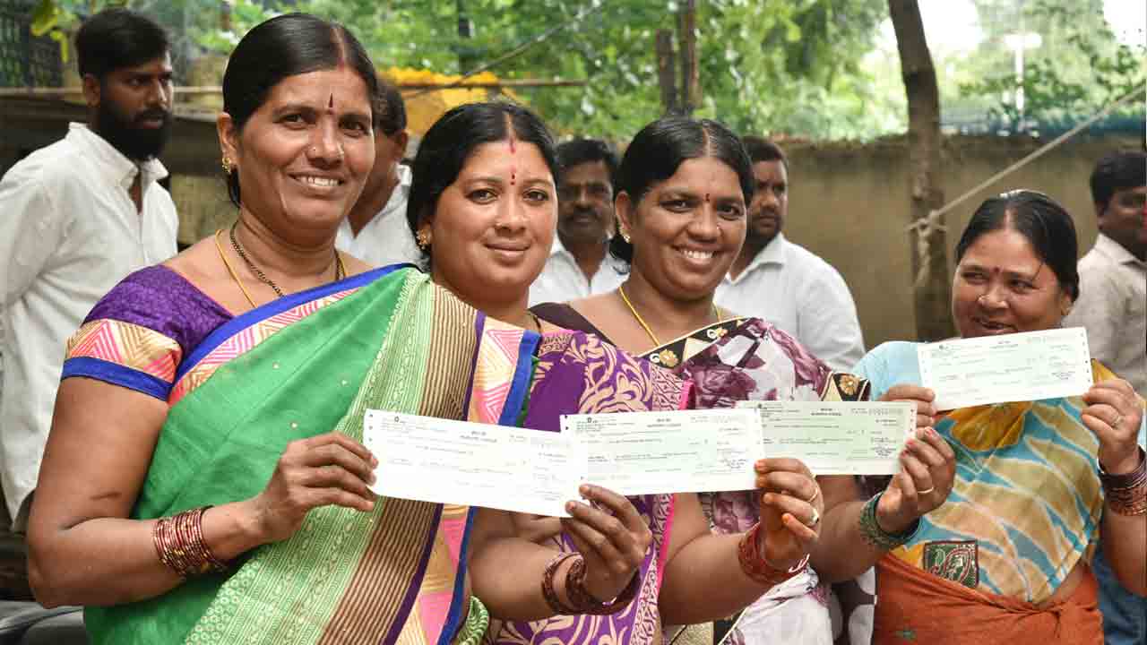 Telangana | ‘ఆమె’ కేంద్రంగా రాష్ట్రంలో పరిపాలన… ప్రతి పథకంలోనూ మహిళలకే పెద్దపీట