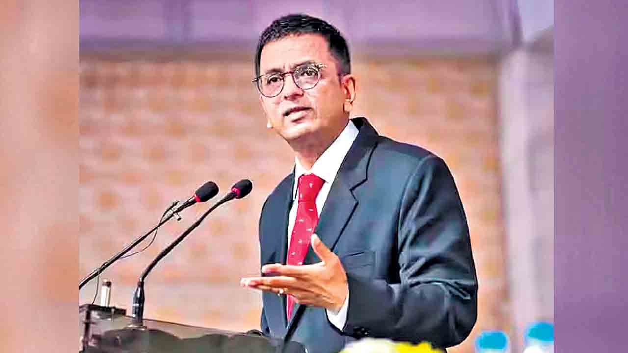 CJI Chandrachud | ‘సీల్డ్‌ కవర్‌’ పద్ధతి వద్దు.. ఓఆర్‌ఓపీ బకాయిలపై కేంద్రానికి సుప్రీం చీవాట్లు