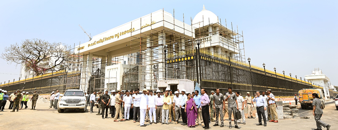 నూతన సచివాలయ నిర్మాణ పనులను పరిశీలించిన సీఎం కేసీఆర్‌..