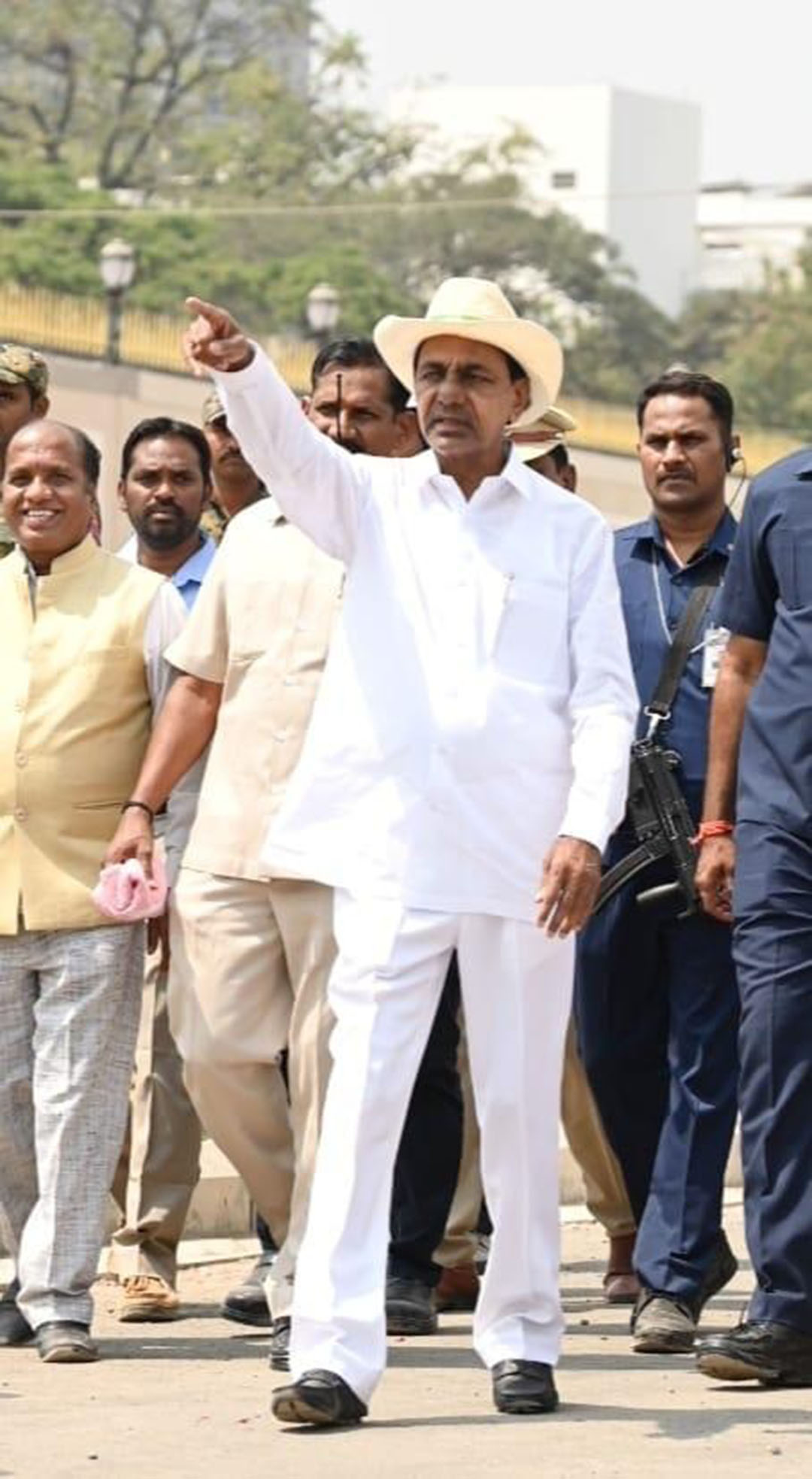 నూతన సచివాలయ నిర్మాణ పనులను పరిశీలించిన సీఎం కేసీఆర్‌..