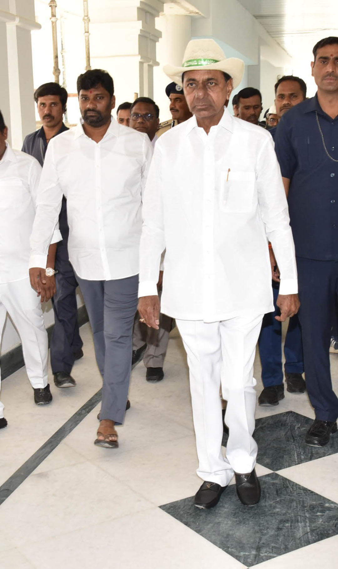 నూతన సచివాలయ నిర్మాణ పనులను పరిశీలించిన సీఎం కేసీఆర్‌..