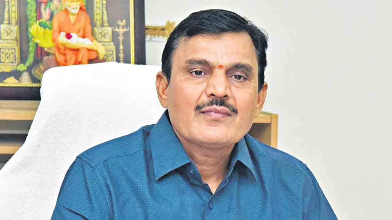 Collector Dr. Sarath | మంత్రి పర్యటనను విజయవంతం చేయాలి