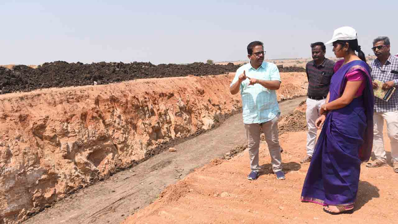 Collector | భూములు కోల్పోయిన రైతులకు సత్వర న్యాయం : కలెక్టర్‌ వల్లూరు క్రాంతి