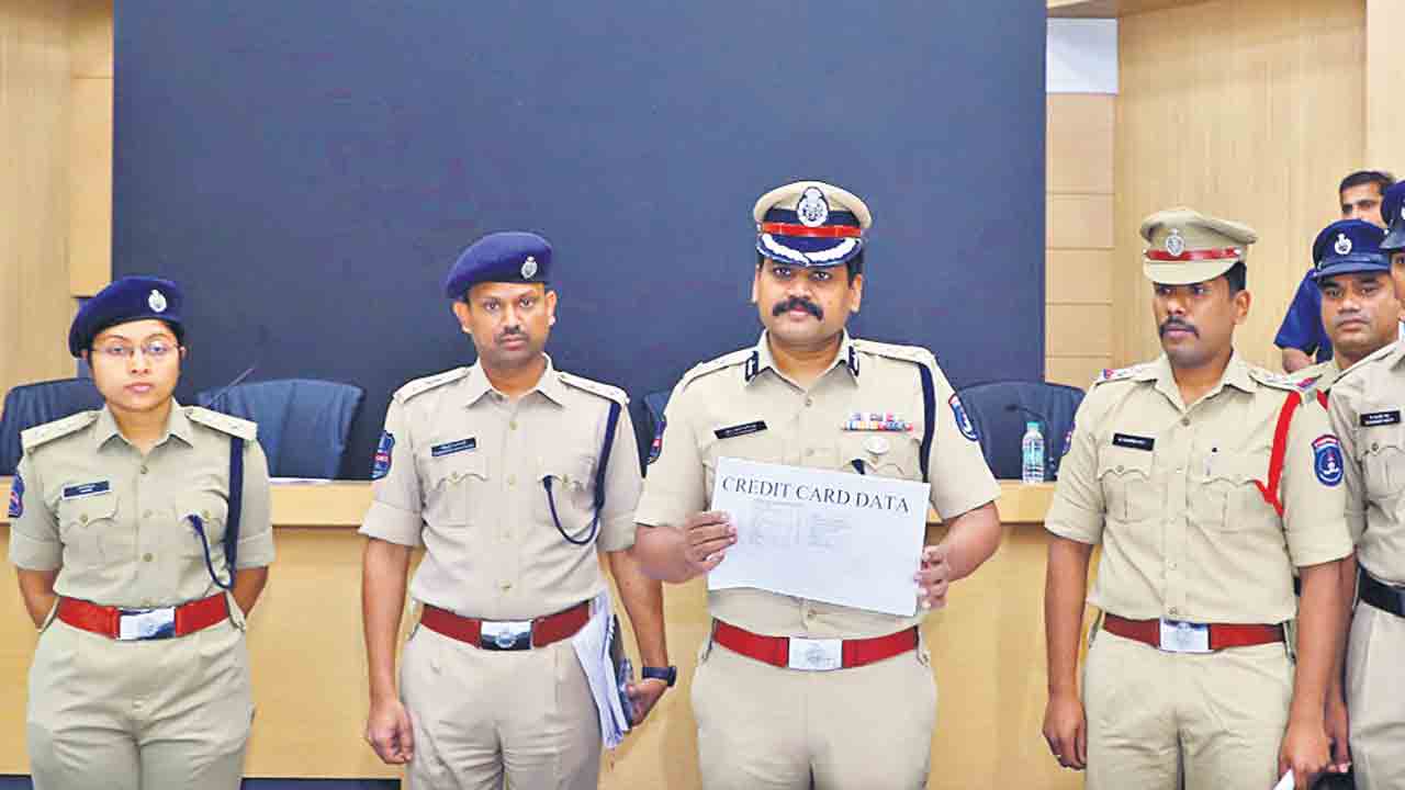 డేటా చోరీలో హవాలా సొమ్ము