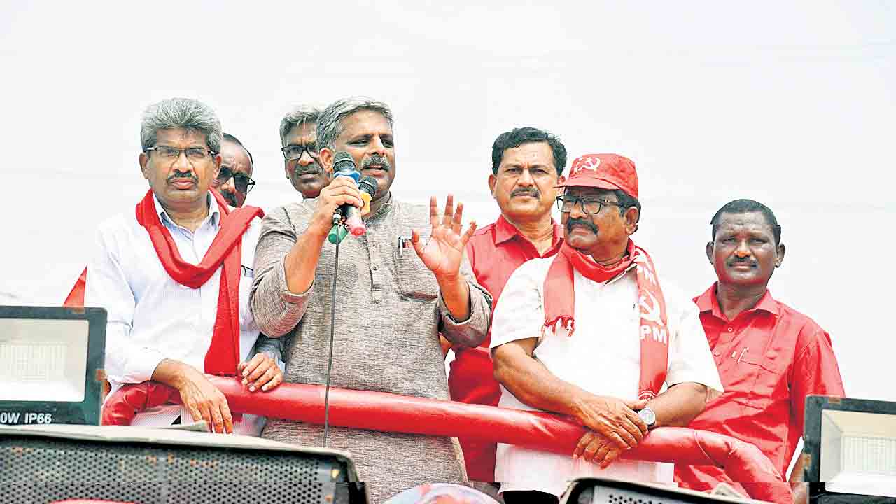 బీజేపీకి దేశాన్ని పాలించే హక్కు లేదు