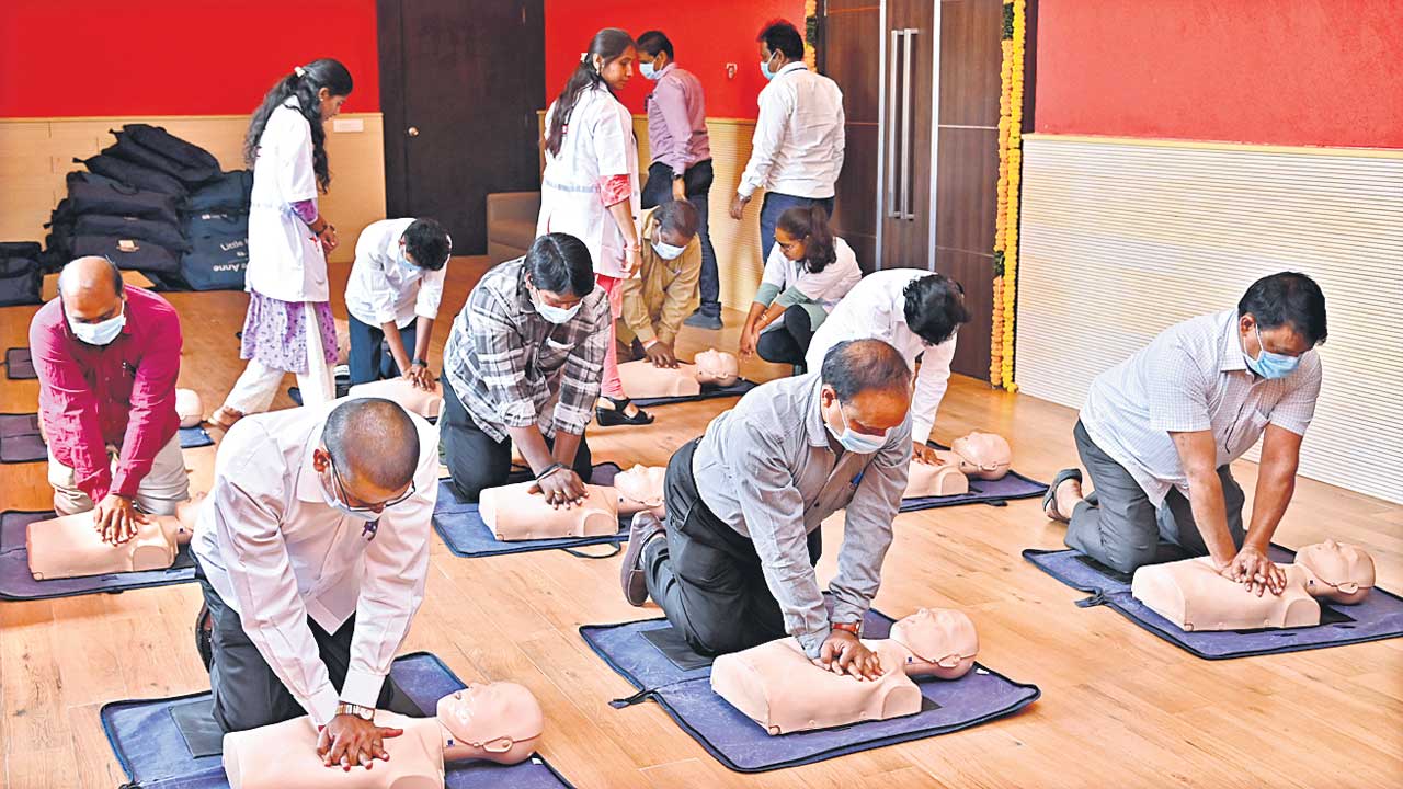 సీపీఆర్‌పై అవగాహన అవసరం