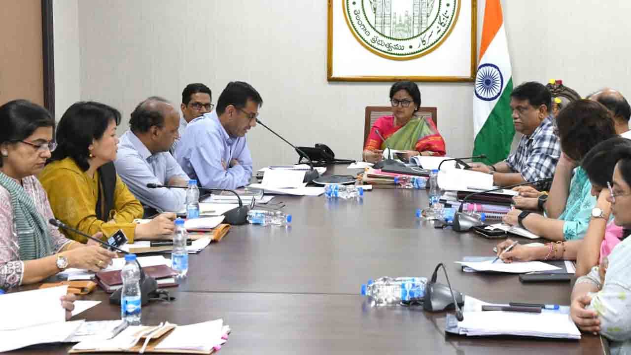 ప్రాజెక్టుల భూముల్లో హరితహారం