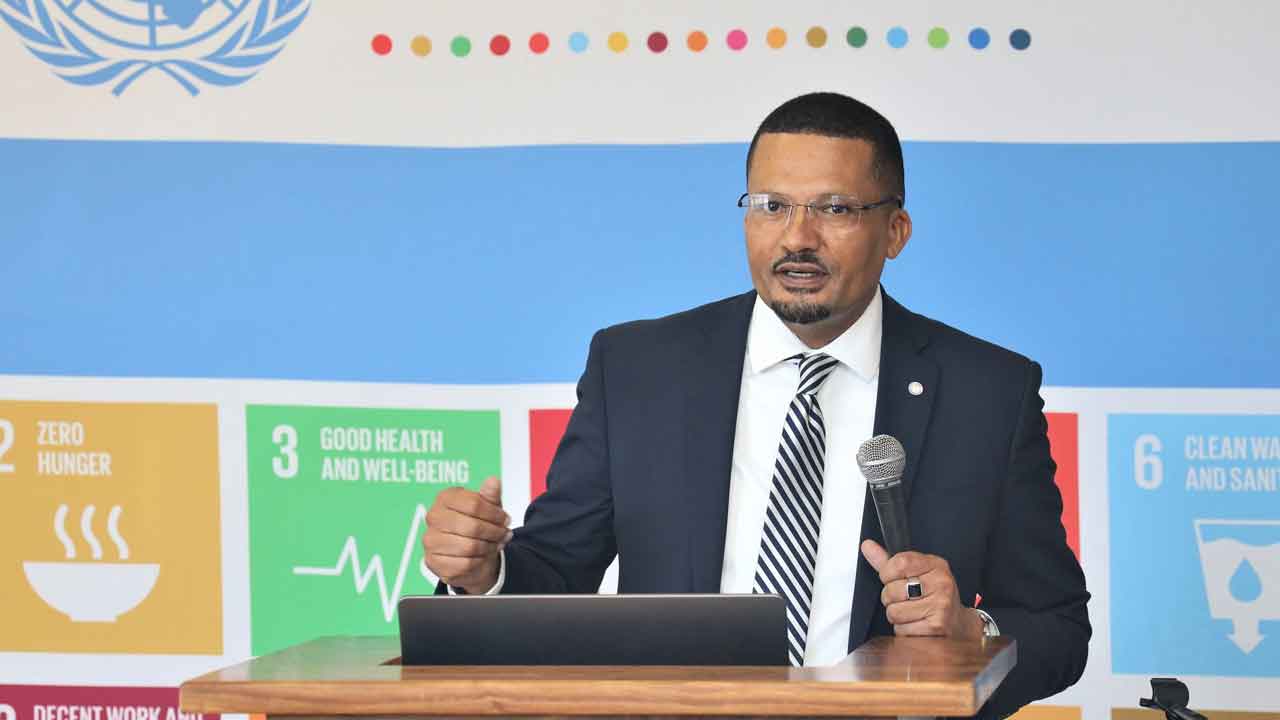 మీకు, మాకూ గాంధీయే మహాత్ముడు