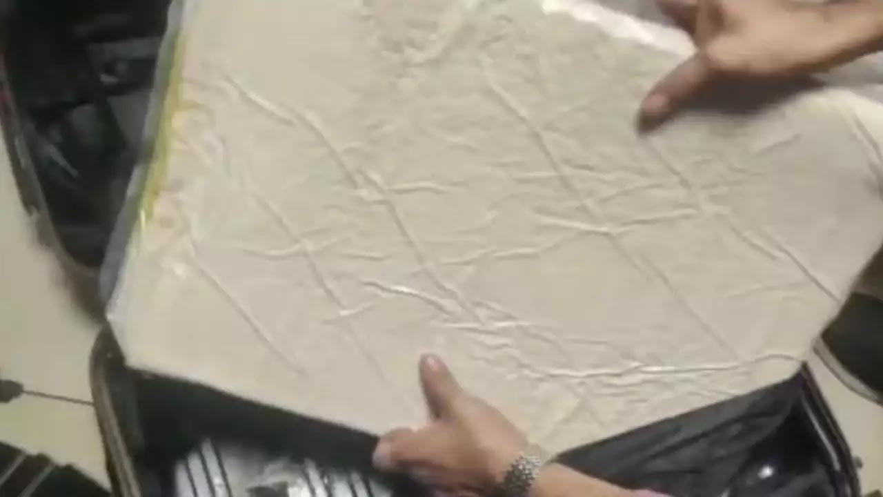 Heroin Seized | ముంబయి విమానాశ్రయంలో రూ.70కోట్ల విలువైన హెరాయిన్‌ పట్టివేత