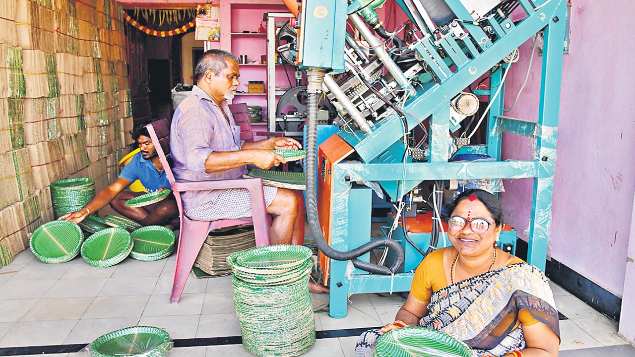 Dalita Bandhu Paper Plater 