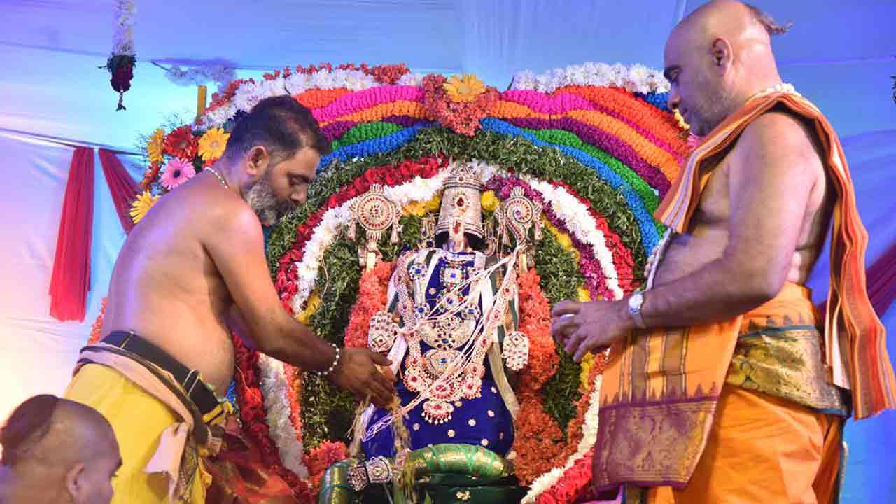 కల్యాణ వైభోగం.. కనుల పండువలా ధర్మపురి లక్ష్మీనరసింహుడి కల్యాణ వేడుక