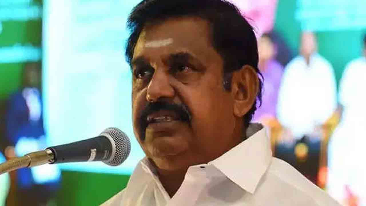 అన్నాడీఎంకే పగ్గాలు పళనిస్వామికే