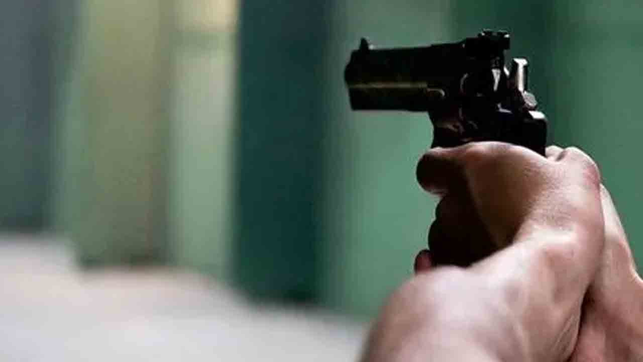 Firing | పులివెందులలో కాల్పుల కలకలం..ఒకరి మృతి