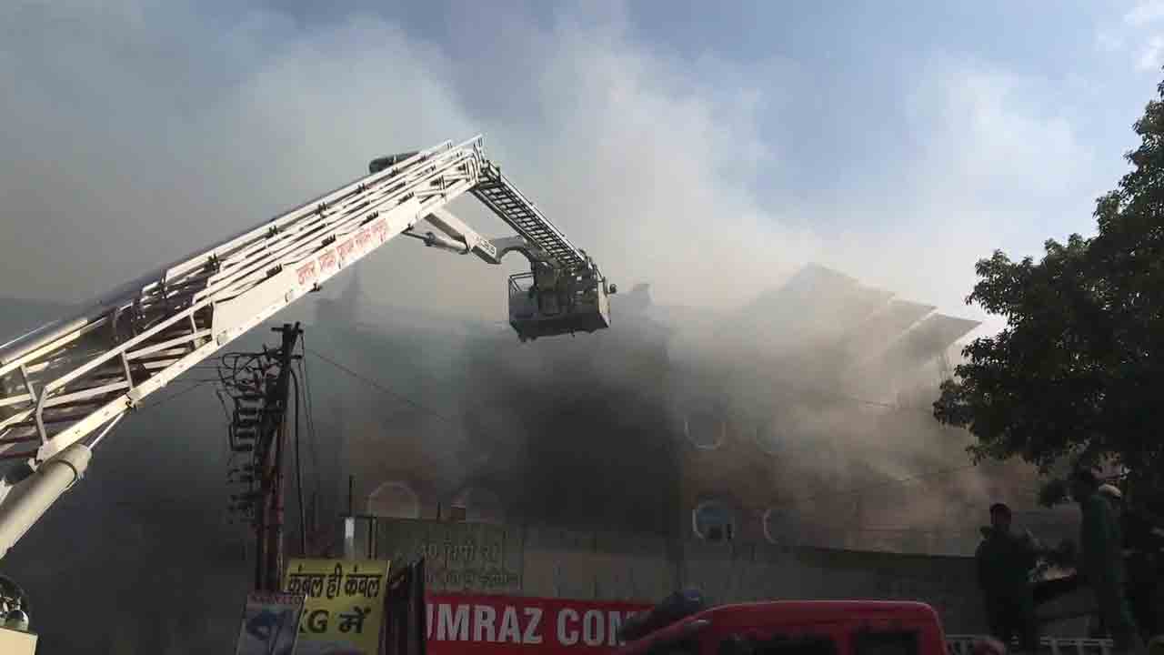 Fire accident | ఢిల్లీలోని వాజీపూర్‌లో భారీ అగ్ని ప్రమాదం.. 25 ఫైరింజన్‌లతో మంటలార్పుతున్న సిబ్బంది