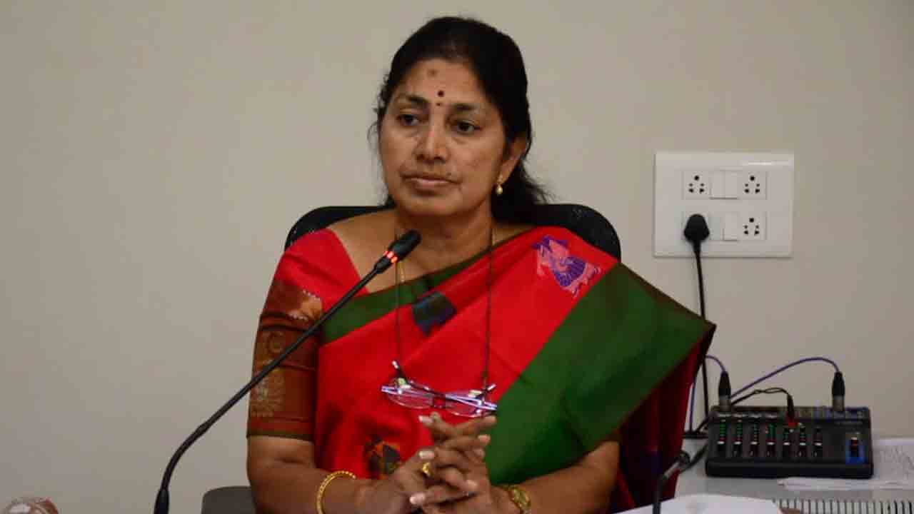 Gongidi Suntiha | కేటీఆర్ గురించి మాట్లాడే అర్హత బండికి లేదు: ప్రభుత్వ విప్ గొంగిడి సునీత