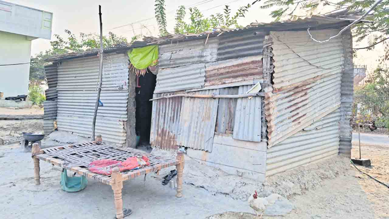 నిరుపేదలకు గృహయోగం