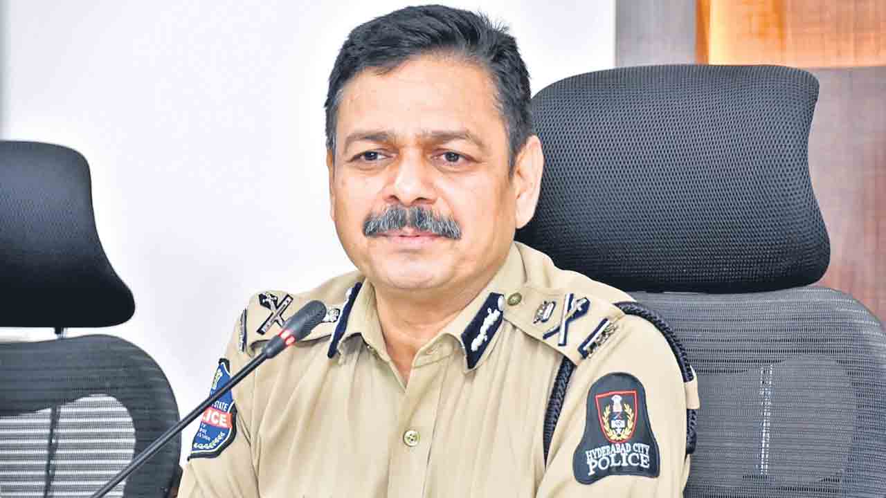 ప్రశాంతంగా పండుగలు జరుపుకోవాలి