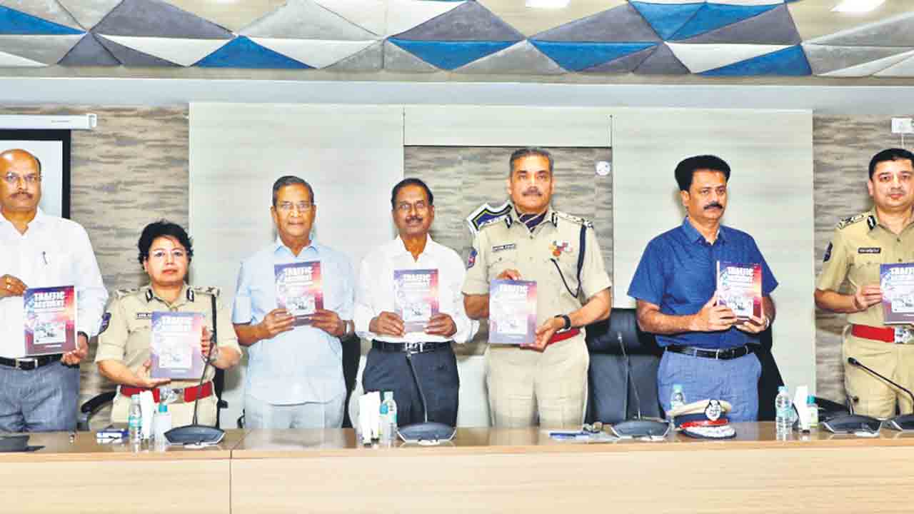 స్వీయ నియంత్రణతోనే..ట్రాఫిక్‌ సమస్యకు చెక్‌