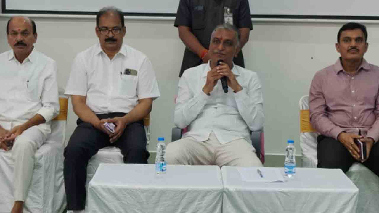 Minister Harish rao | ఎయిమ్స్‌లో కన్నా తెలంగాణలోని మెడికల్‌ కాలేజీల్లో అధికంగా వసతులు: మంత్రి హరీశ్‌ రావు
