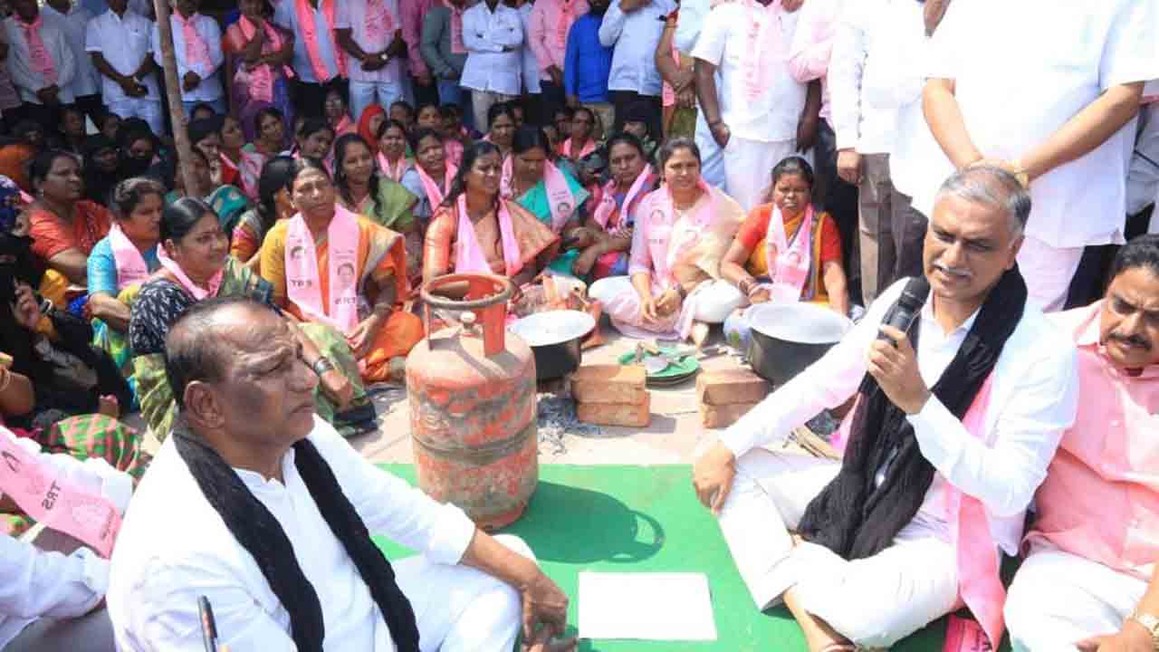 Minister Harish rao | బీజేపీ అంటే భారత జనాలను పీడించే పార్టీ: మంత్రి హరీశ్‌ రావు