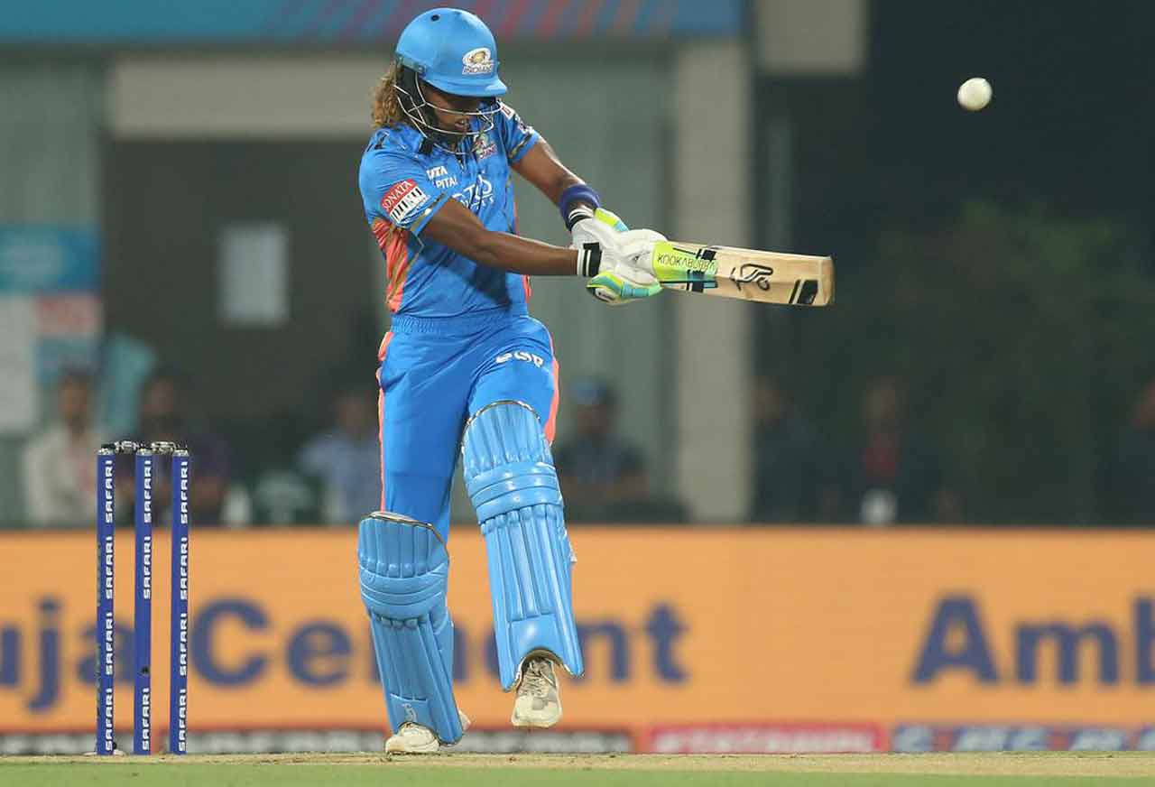 MI vs RCB | ముంబై ఓపెన‌ర్ మ్యాథ్యూస్ అర్ధ శ‌త‌కం.. స్కోర్ ఎంతంటే..?