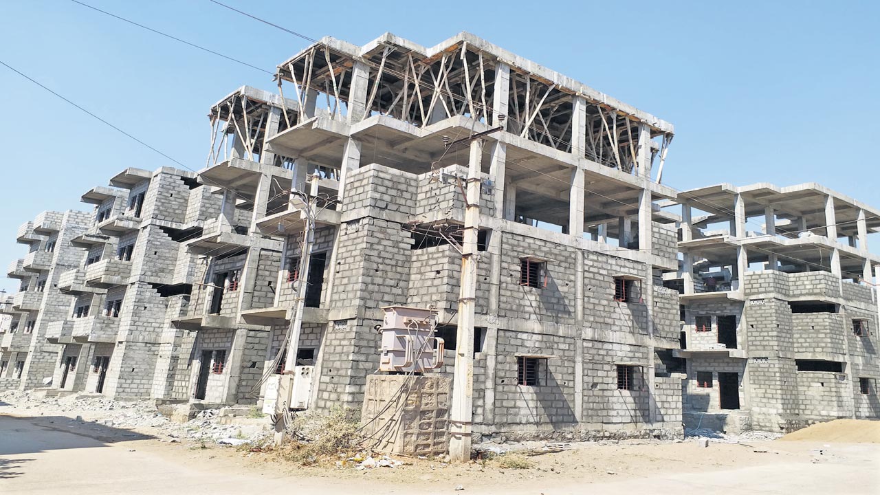 Hyderabad | శివారు ప్రాంతాల్లో ఇండ్ల నిర్మాణాల జోరు.. హైదరాబాద్‌ చుట్టూ భారీగా పెరిగిన నిర్మాణాలు