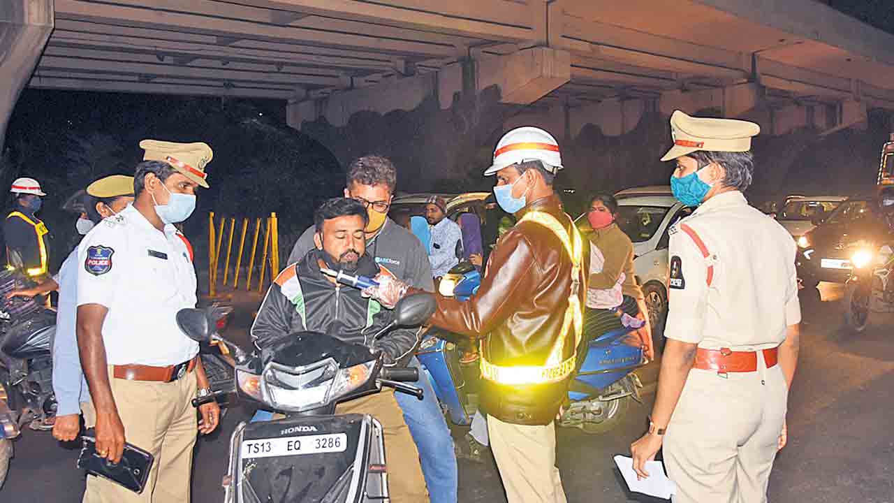 రోడ్డు ప్రమాదాల కట్టడికి.. కలిసికట్టుగా..