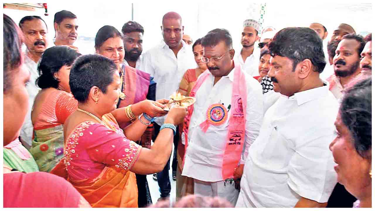 బీజేపీని నమ్మి మోసపోవద్దు.. పేదల ఇండ్ల నిర్మాణానికి రూ.3 లక్షల సాయం : తలసాని