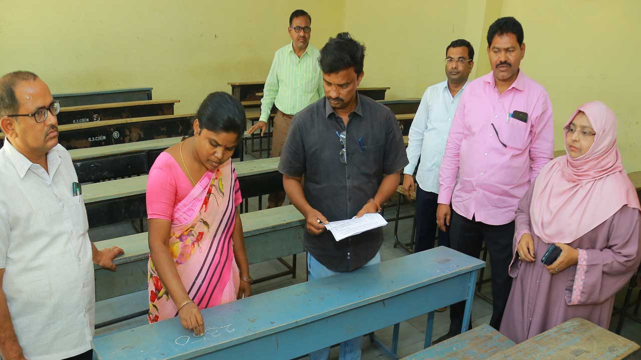 నిమిషం ఆలస్యమైనా నో ఎంట్రీ