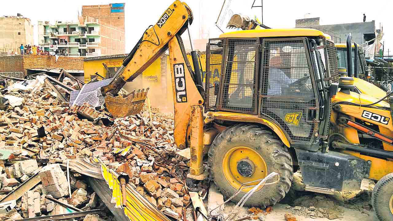 బుల్డోజర్‌ పాలనా?