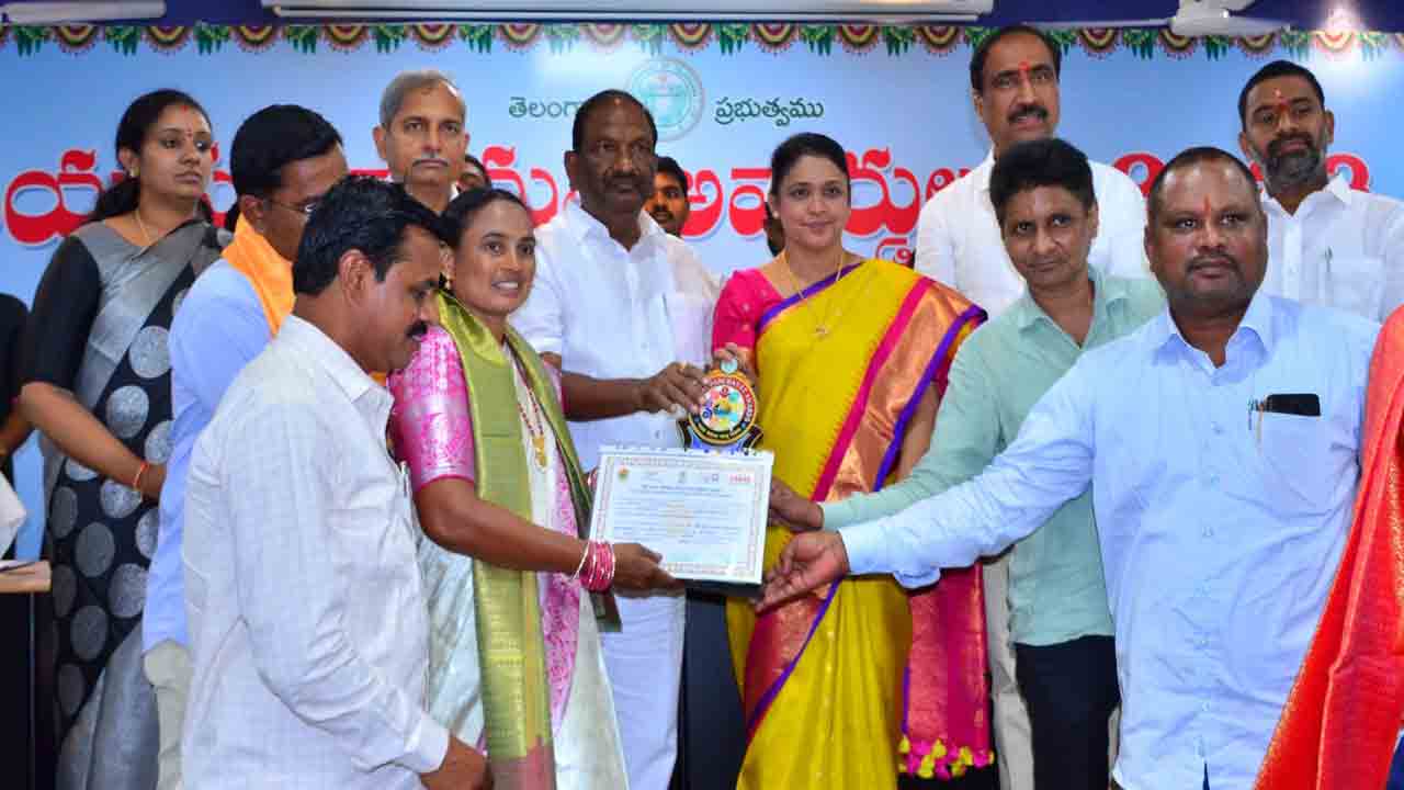 గ్రామీణాభివృద్ధిలో దేశానికే ఆదర్శం