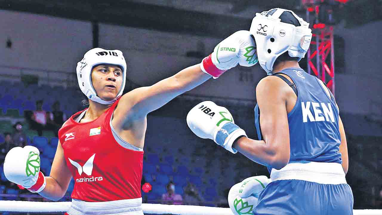 జాస్మిన్‌, శశి ముందంజ