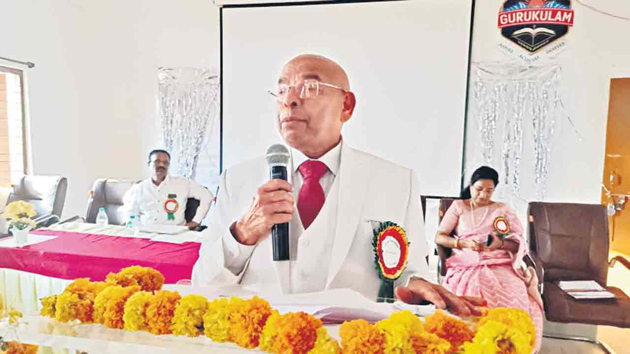 మహిళలను ద్వితీయ శ్రేణి పౌరులుగా చూడొద్దు