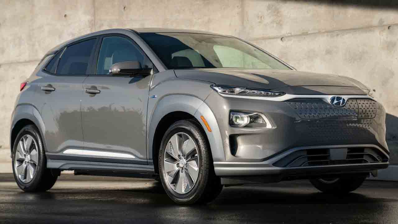 Hyundai Kona EV | సింగిల్ చార్జితో 490 కి.మీ. దూరం ప్ర‌యాణం.. మూడు వేరియంట్ల‌లో హ్యుండాయ్ కోనా ఈవీ!