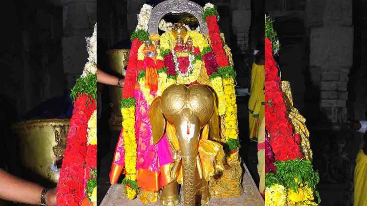 యాదగిరీశుడికి కల్యాణోత్సవ సేవ