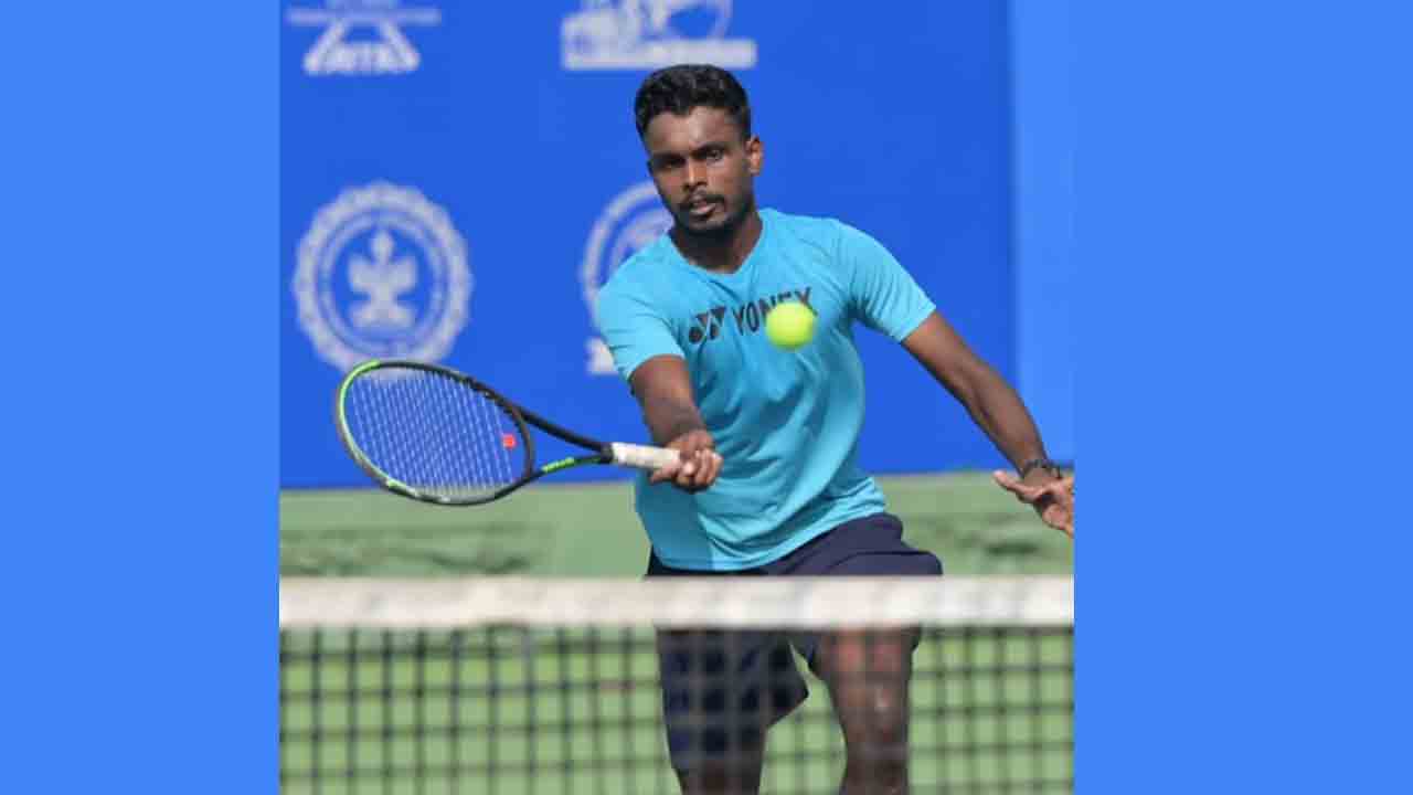 సెమీస్‌లో కార్తీక్‌ జోడీ