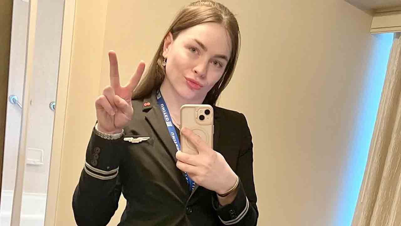 Kayleigh Scott | సోషల్‌ మీడియాలో భావోద్వేగ పోస్టు పెట్టి ఫ్లైట్ అటెండెంట్ కైలీ స్కాట్ మృతి