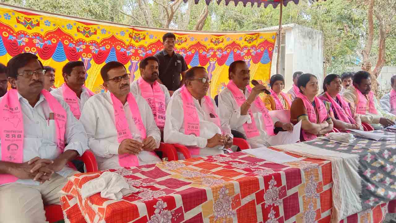 కేంద్రం తాటాకు చప్పుళ్లకు భయపడం