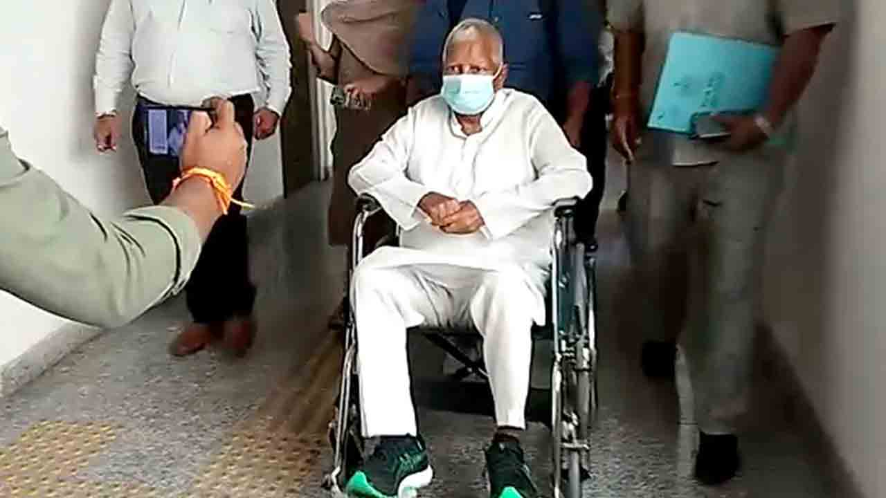 Bail for Lalu Yadav | ల్యాండ్ ఫర్ జాబ్ కేసులో లాలూకు బెయిల్‌.. ఆయన భార్య, కుమార్తెకు కూడా