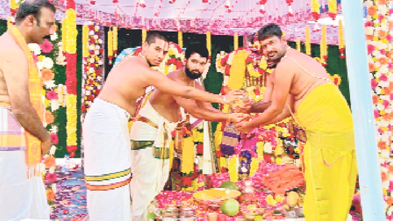 వైభవంగా వేంకటేశ్వర కల్యాణం