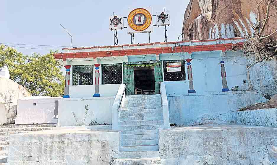 తిరుమల ఆలయం కన్నా మునుపు వెలిసిన కూచాద్రి వెంకన్న