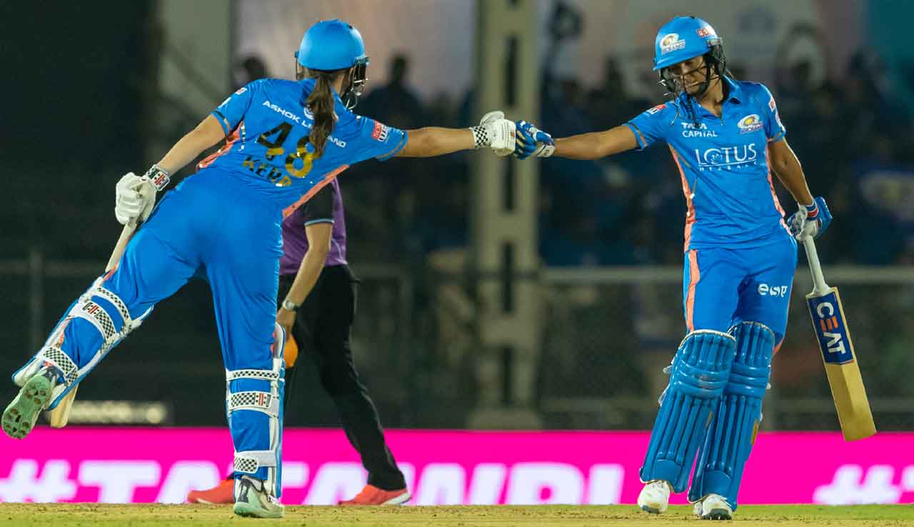 MI vs GG | మూడు వికెట్లు డౌన్‌.. ముంబై స్కోర్ ఎంతంటే..?