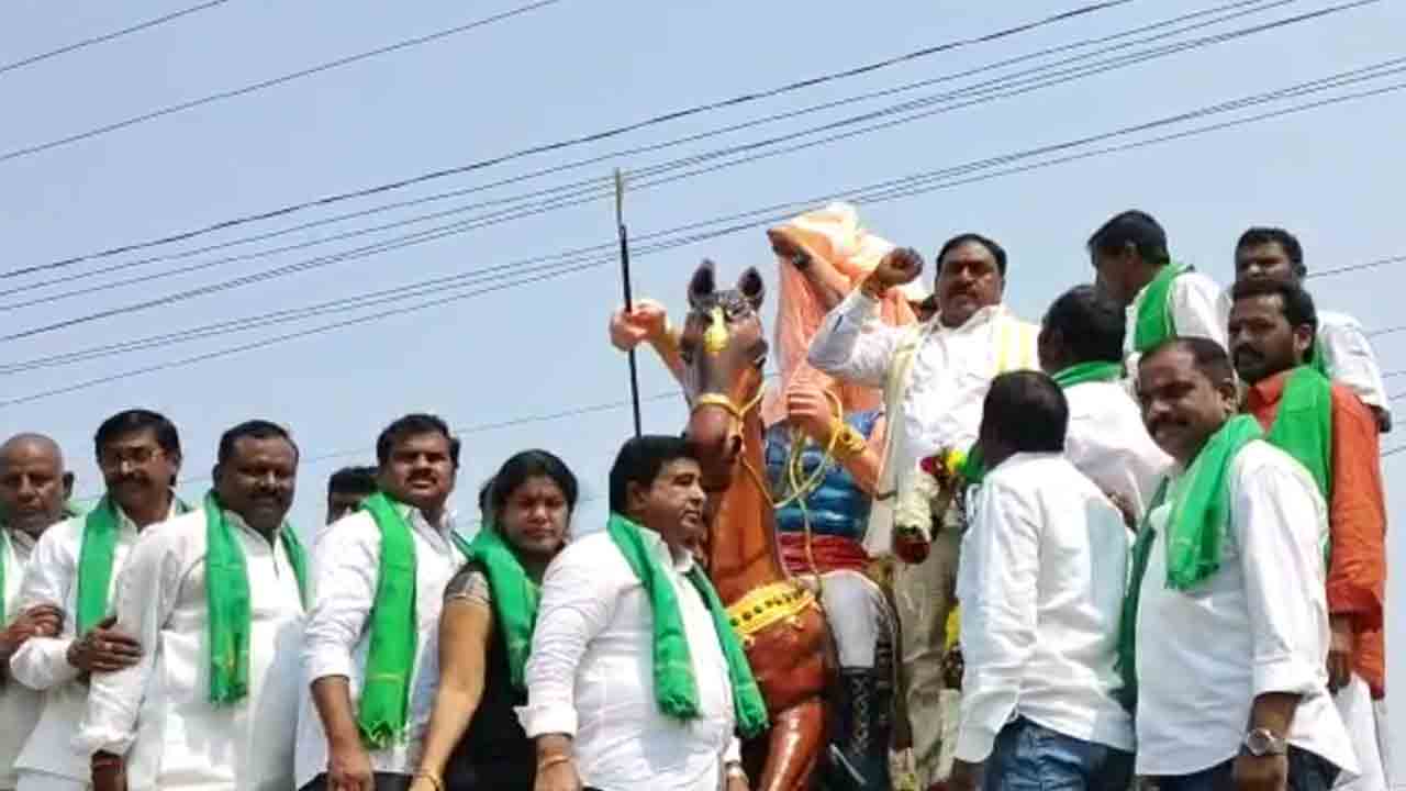 Sarvai Papanna | సర్వాయి పాపన్న పోరాటం భావితరాలకు స్ఫూర్తి : మంత్రి ఎర్రబెల్లి