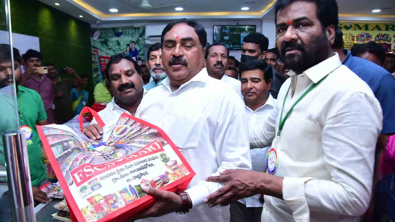Minister Errabelli | రైతులను మోసం చేస్తున్న బీజేపీని తరిమి తరిమి కొట్టాలి : మంత్రి ఎర్రబెల్లి