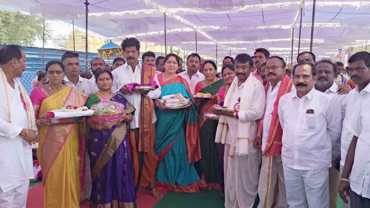 Sri Rama Navami | వైభవంగా శ్రీరామ నవమి వేడుకలు..పూజలు నిర్వహించిన మంత్రులు, ప్రజాప్రతినిధులు